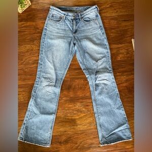 American Eagle Outfitters- 90’s Bootcut- Medium Wash Blue Jeans-Women’s 4